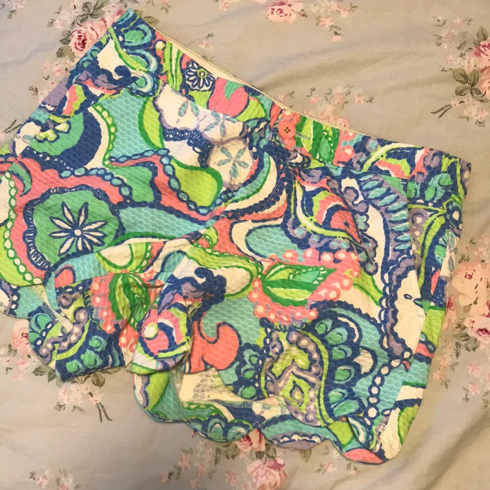 Lilly Pulitzer scallop seersucker shorts buttercup